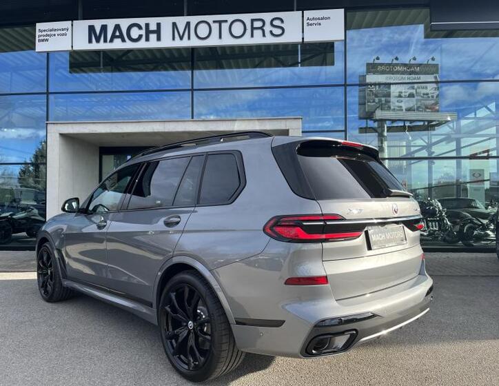 BMW X7 5