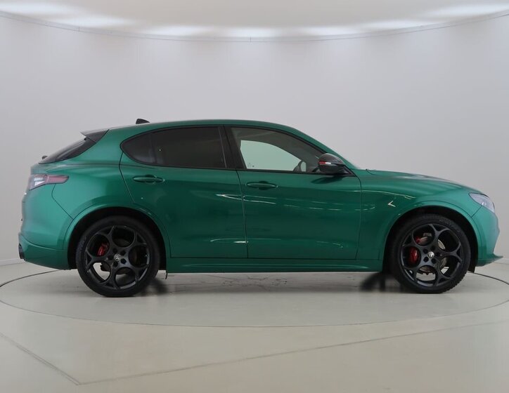 Alfa Romeo Stelvio SUV / Terénní 2,0 l 206 kw