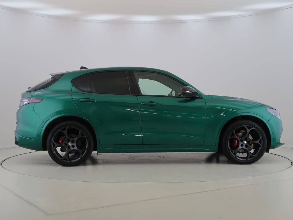 Alfa Romeo Stelvio SUV / Terénní 2,0 l 206 kw