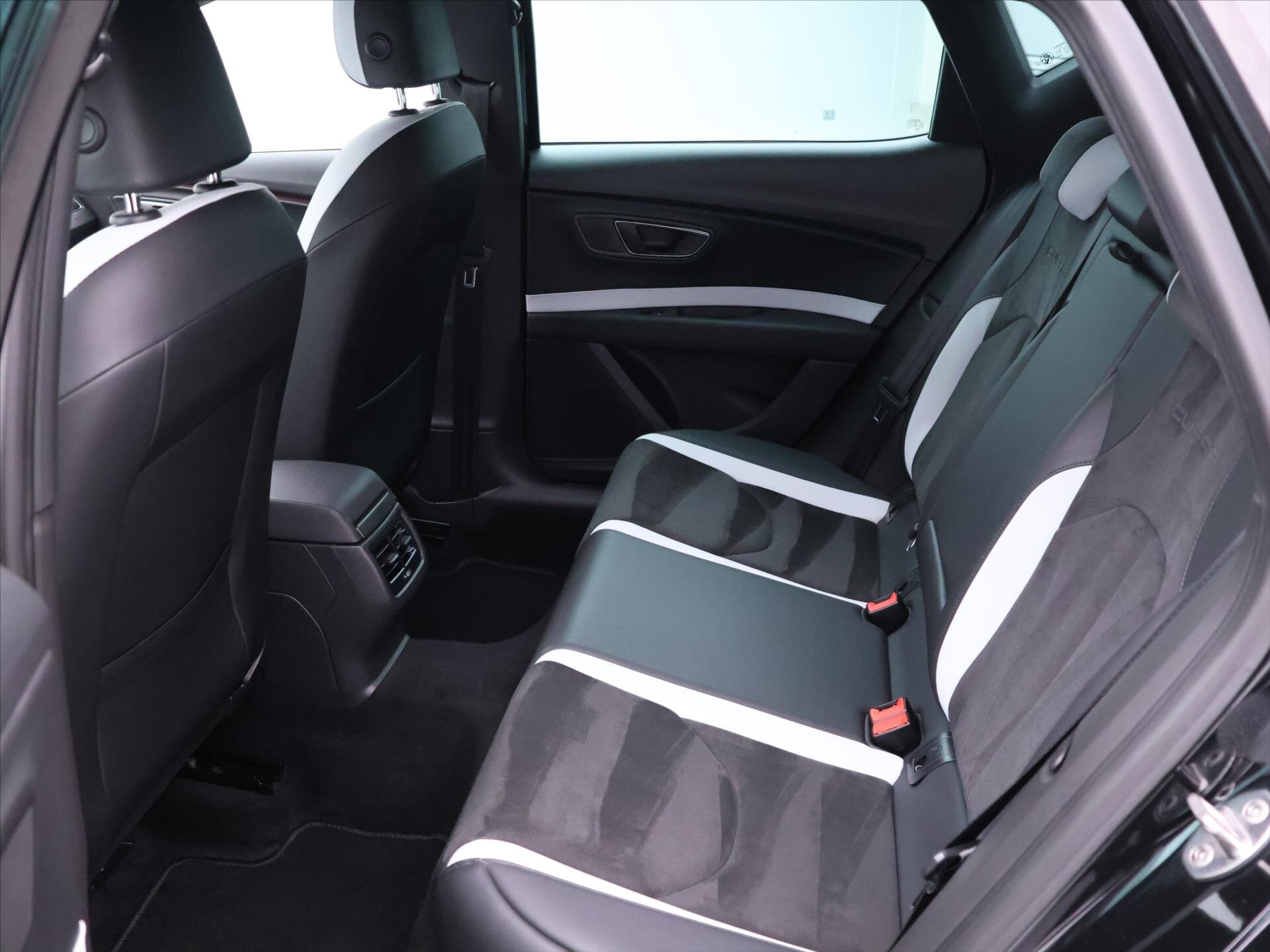 Seat Leon Hatchback 2,0 l 245 kw