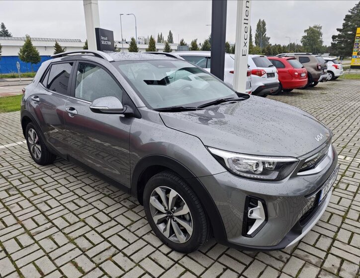 KIA Stonic SUV 1,2 l 62 kw