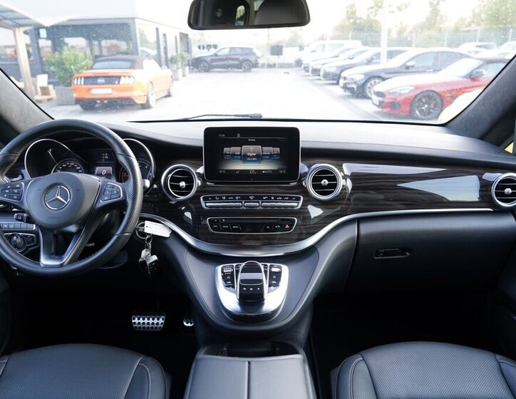 Mercedes-Benz Třídy V 26