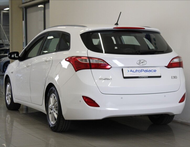 Hyundai i30 Kombi 1,6 l 99 kw