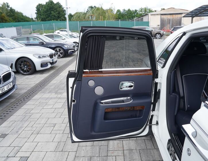 Rolls-Royce Ghost 21