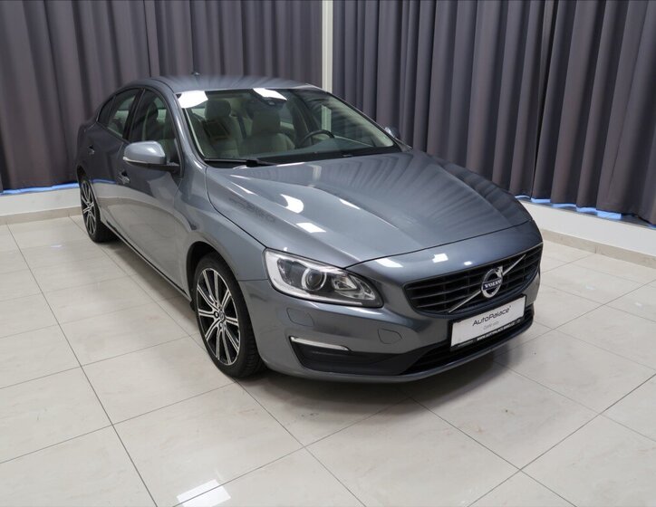 Volvo S60 Sedan / Limuzína 2,0 l 140 kw
