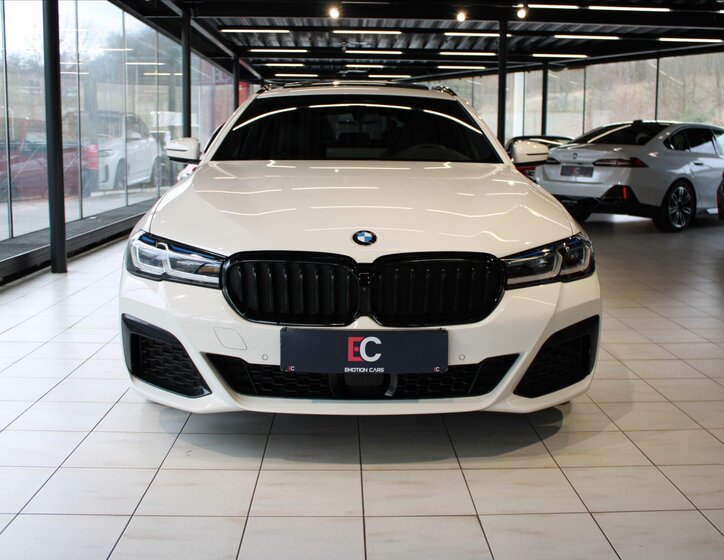 BMW Řada 5 Kombi 3,0 l 210 kw