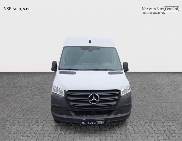 Mercedes-Benz Sprinter 8