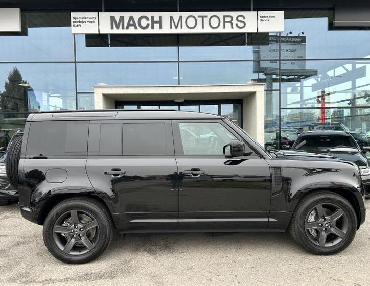 Land Rover Defender 4