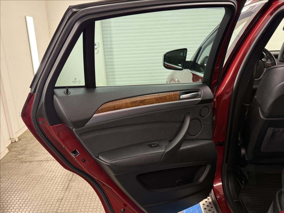 BMW X6 SUV 3,0 l 225 kw