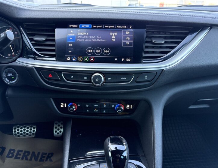 Opel Insignia Kombi 2,0 l 128 kw