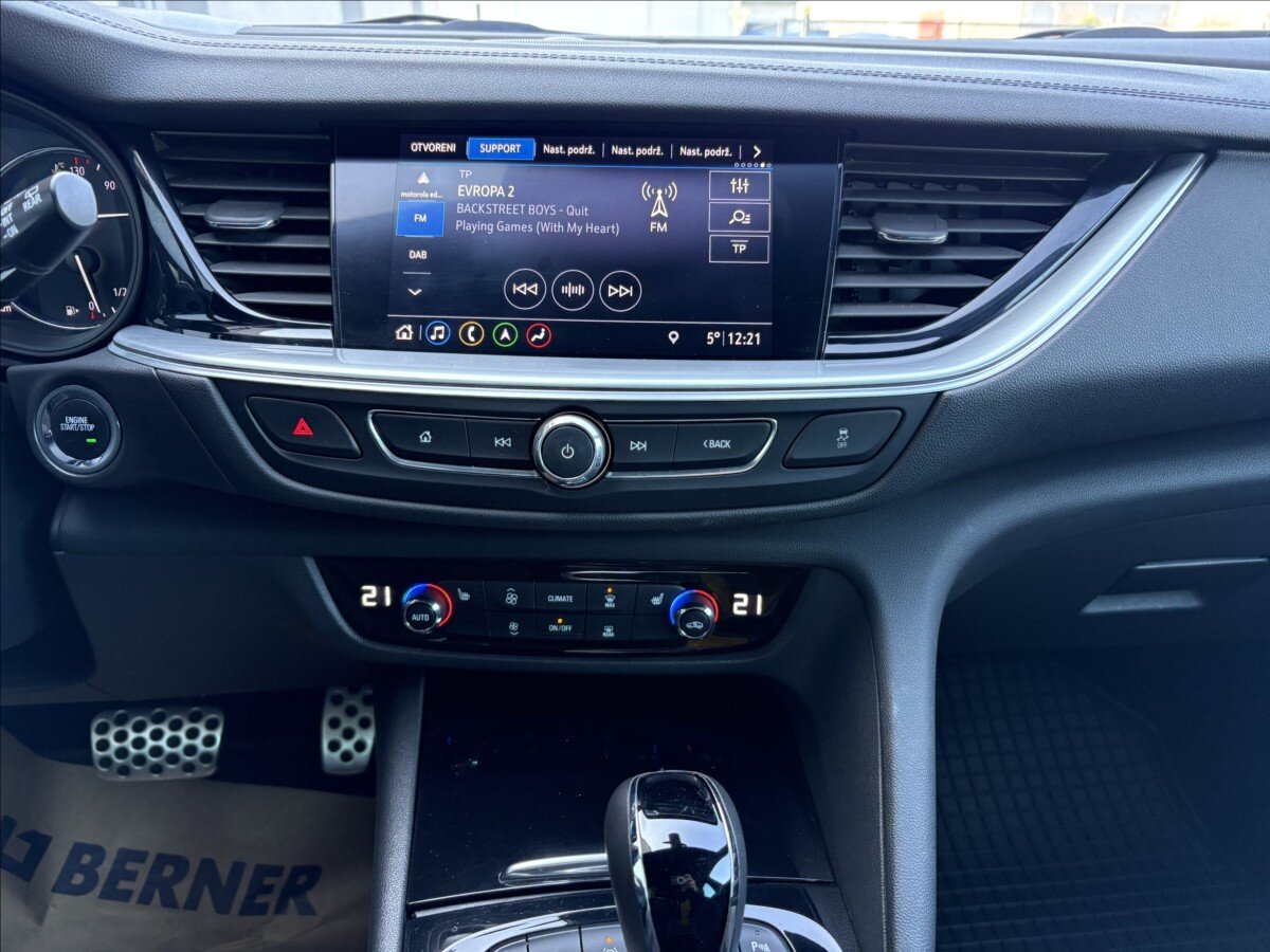 Opel Insignia Kombi 2,0 l 128 kw