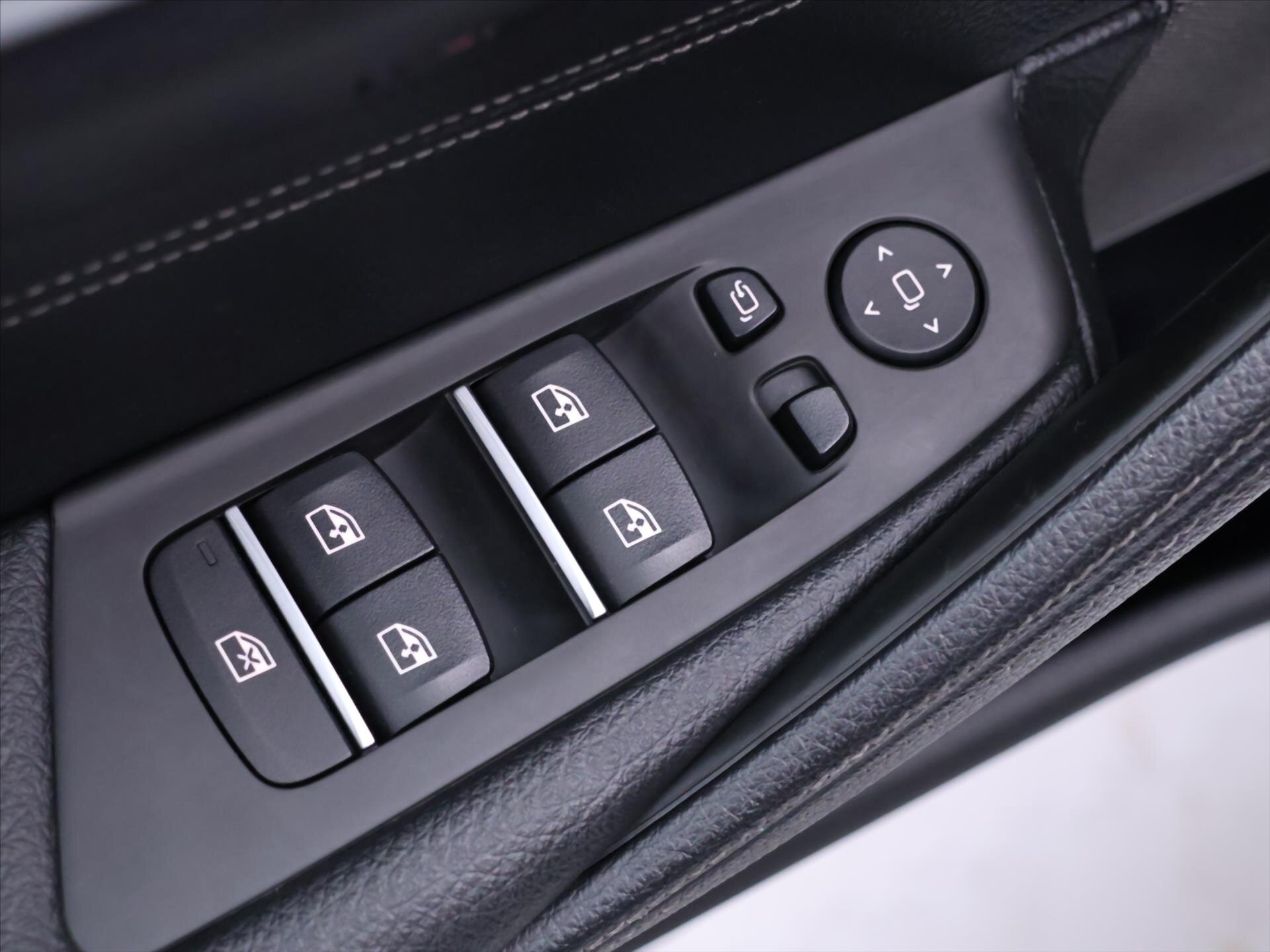 BMW Řada 5 Sedan / Limuzína 4,4 l 390 kw