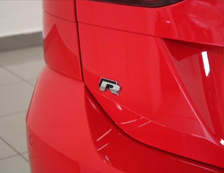 Volkswagen Golf Kombi 2,0 l 221 kw