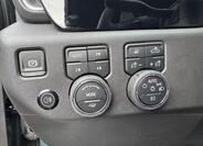 Chevrolet Silverado 21