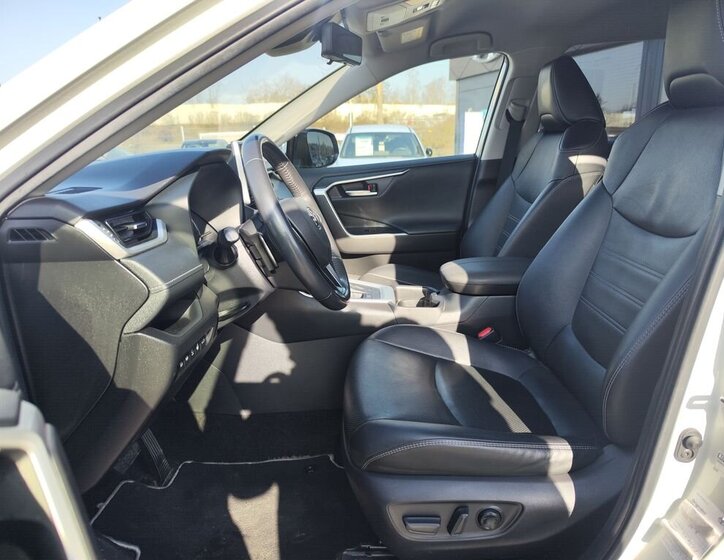 Toyota RAV4 SUV / Terénní 2,5 l 163 kw