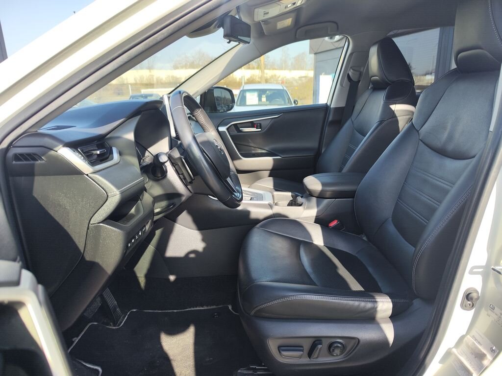 Toyota RAV4 SUV / Terénní 2,5 l 163 kw