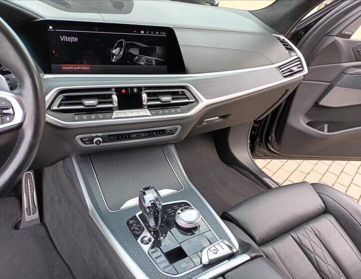 BMW X7 SUV / Terénní 4,4 l 390 kw