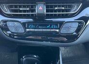 Toyota C-HR SUV / Terénní 1,8 l 72 kw