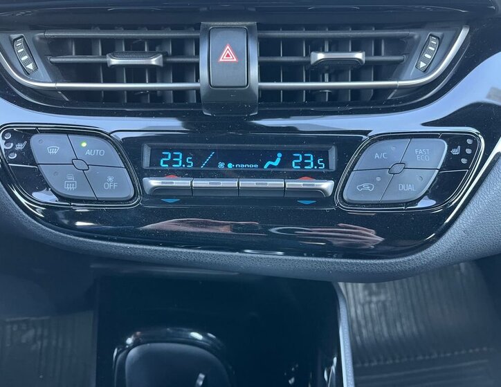 Toyota C-HR SUV / Terénní 1,8 l 72 kw