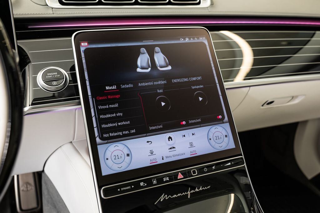 Mercedes-Benz Ostatní Sedan / Limuzína 6,0 l 450 kw