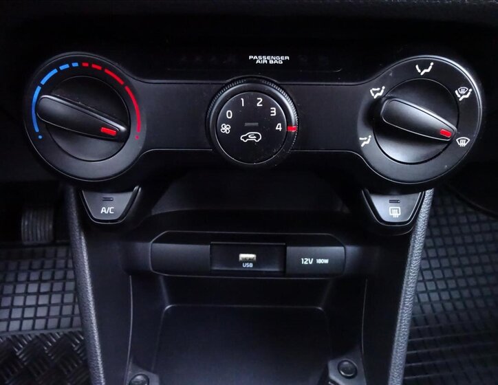 KIA Picanto Hatchback 998,0 49 kw