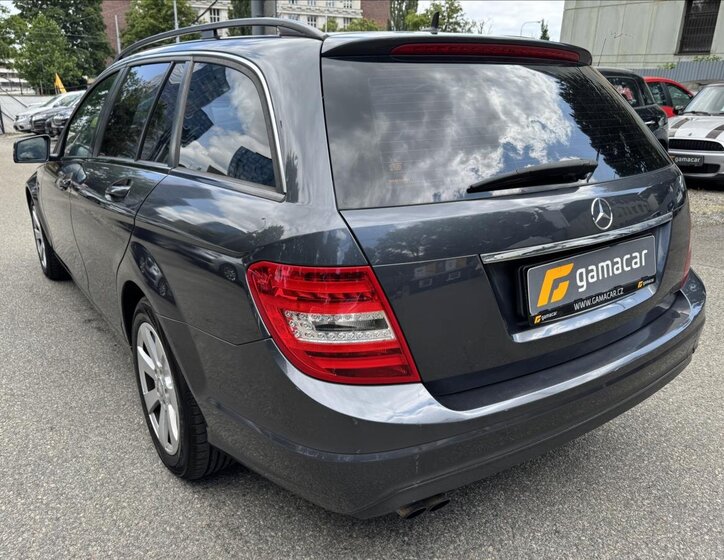 Mercedes-Benz Třídy C Kombi 2,1 l 88 kw