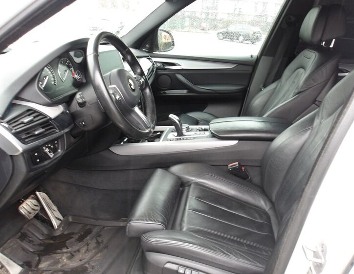 BMW X5 SUV 3,0 l 280 kw