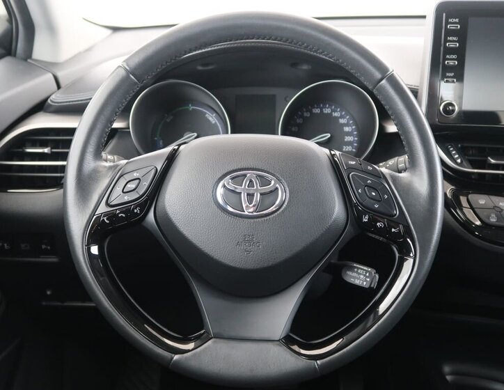 Toyota C-HR SUV / Terénní 1,8 l 72 kw