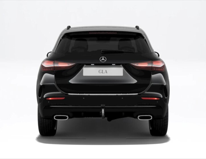 Mercedes-Benz GLA SUV / Terénní 1,3 l 120 kw