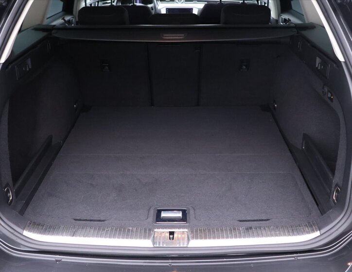 Volkswagen Passat Kombi 2,0 l 110 kw