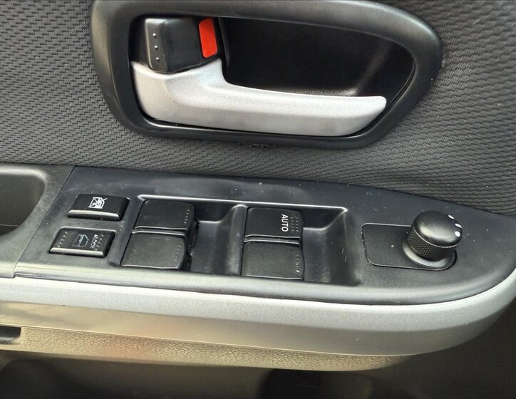 Suzuki Grand Vitara SUV / Terénní 2,0 l 103 kw