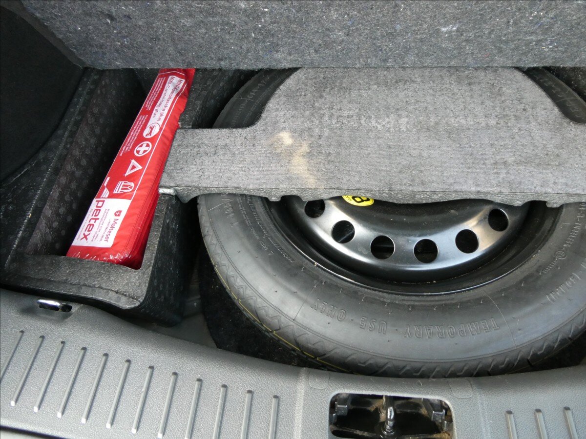 Ford Kuga SUV / Terénní 2,0 l 103 kw