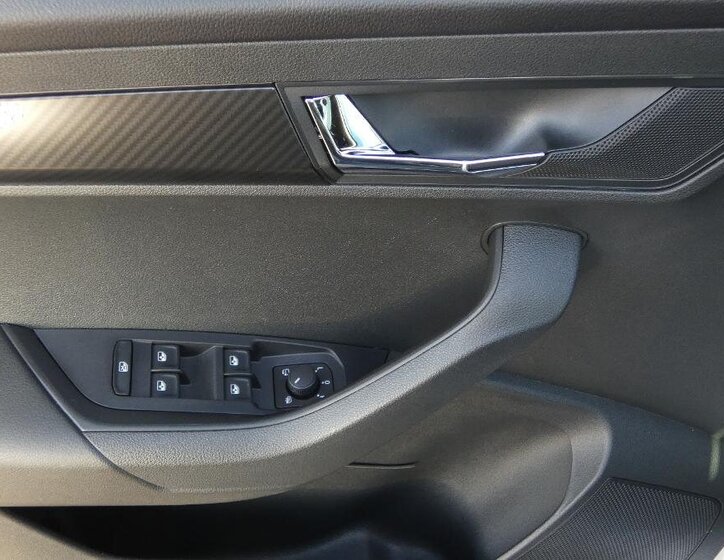 Škoda Karoq SUV / Terénní 1,5 l 110 kw