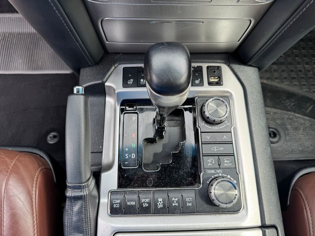 Toyota Land Cruiser SUV / Terénní 4,5 l 186 kw