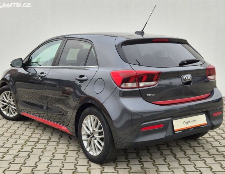 KIA Rio 7