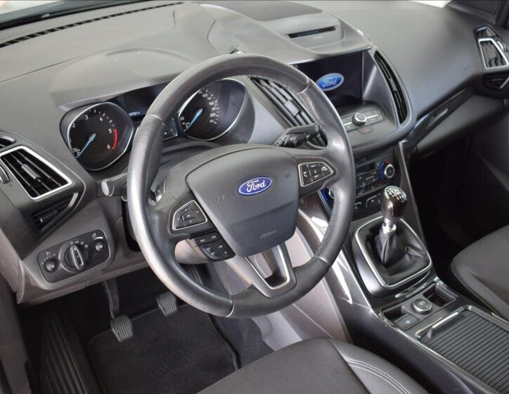 Ford Kuga SUV / Terénní 2,0 l 110 kw