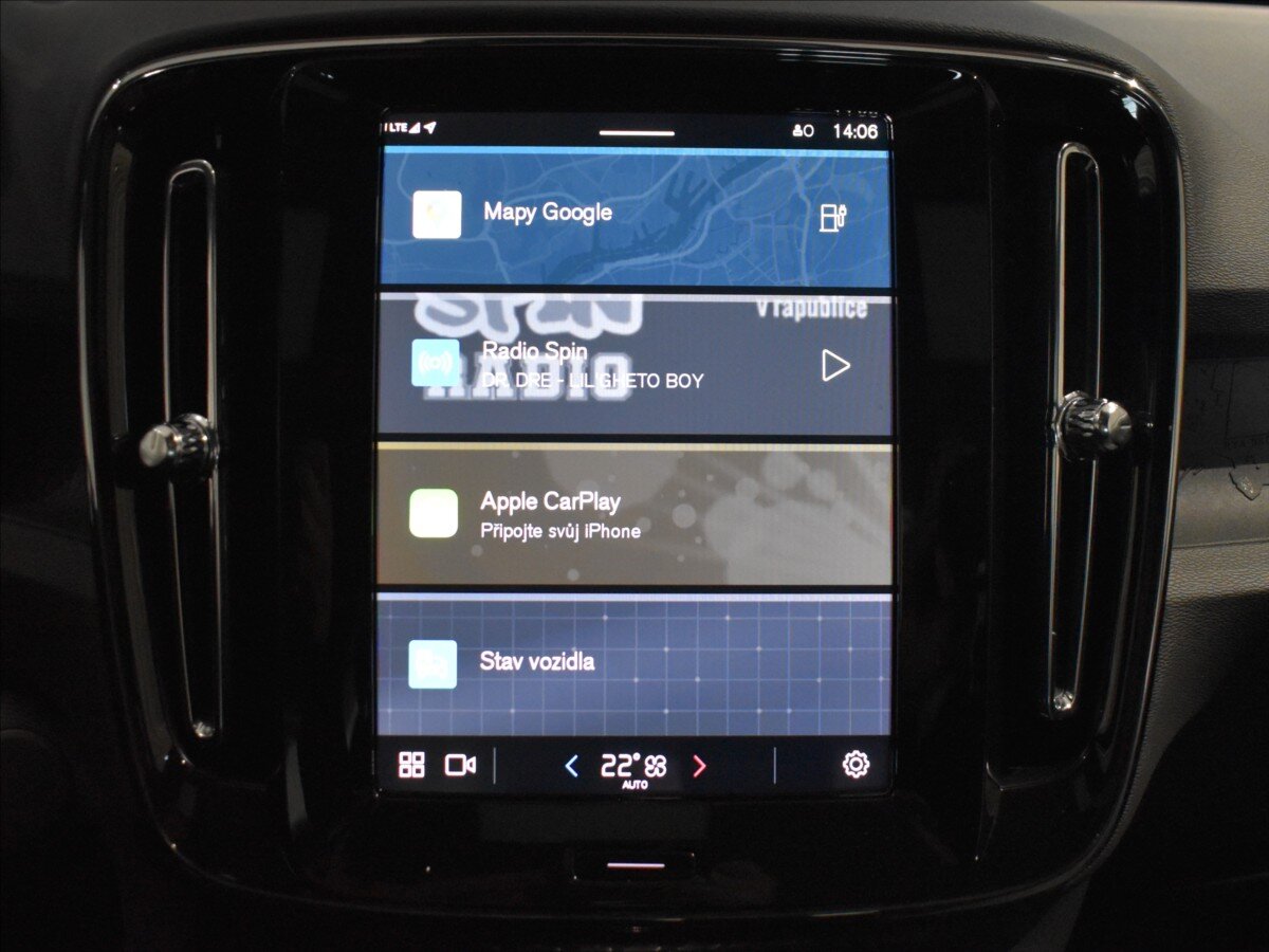 Volvo EX40 SUV / Terénní 0,0 185 kw