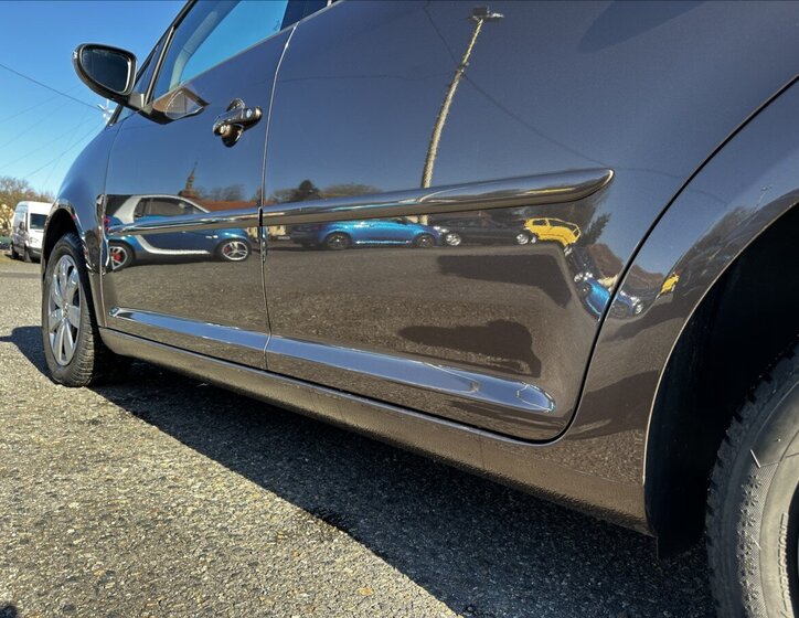 Volkswagen Touran MPV 1,2 l 77 kw