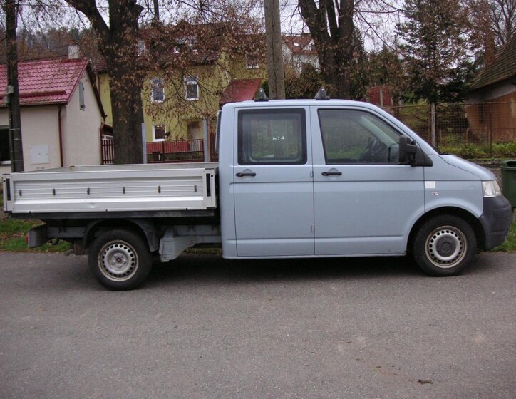 Volkswagen Transporter Valník 2,5 l 96 kw
