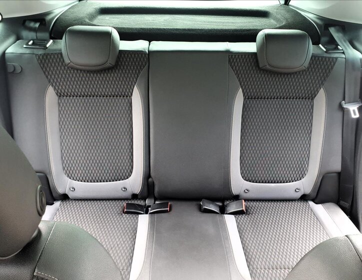 Opel Crossland X SUV / Terénní 1,5 l 75 kw