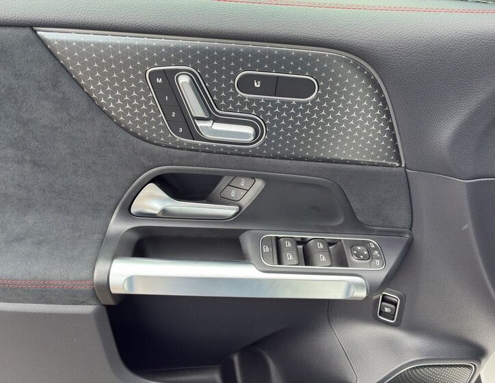 Mercedes-Benz EQB SUV / Terénní 0,0 168 kw