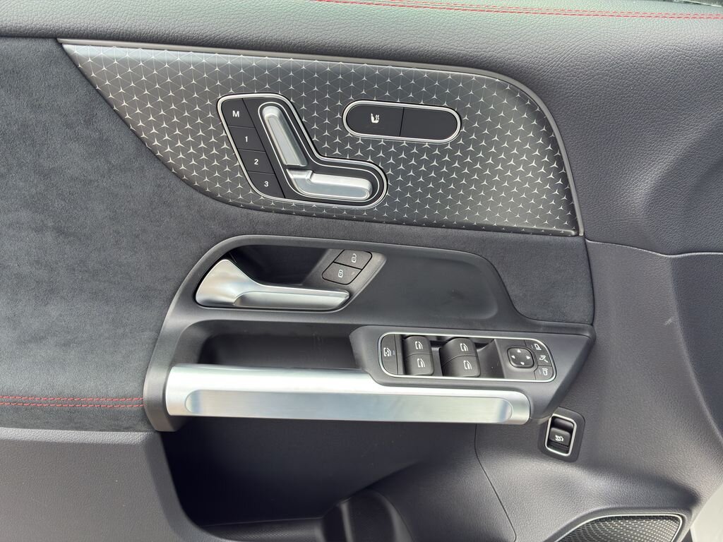 Mercedes-Benz EQB SUV / Terénní 0,0 168 kw