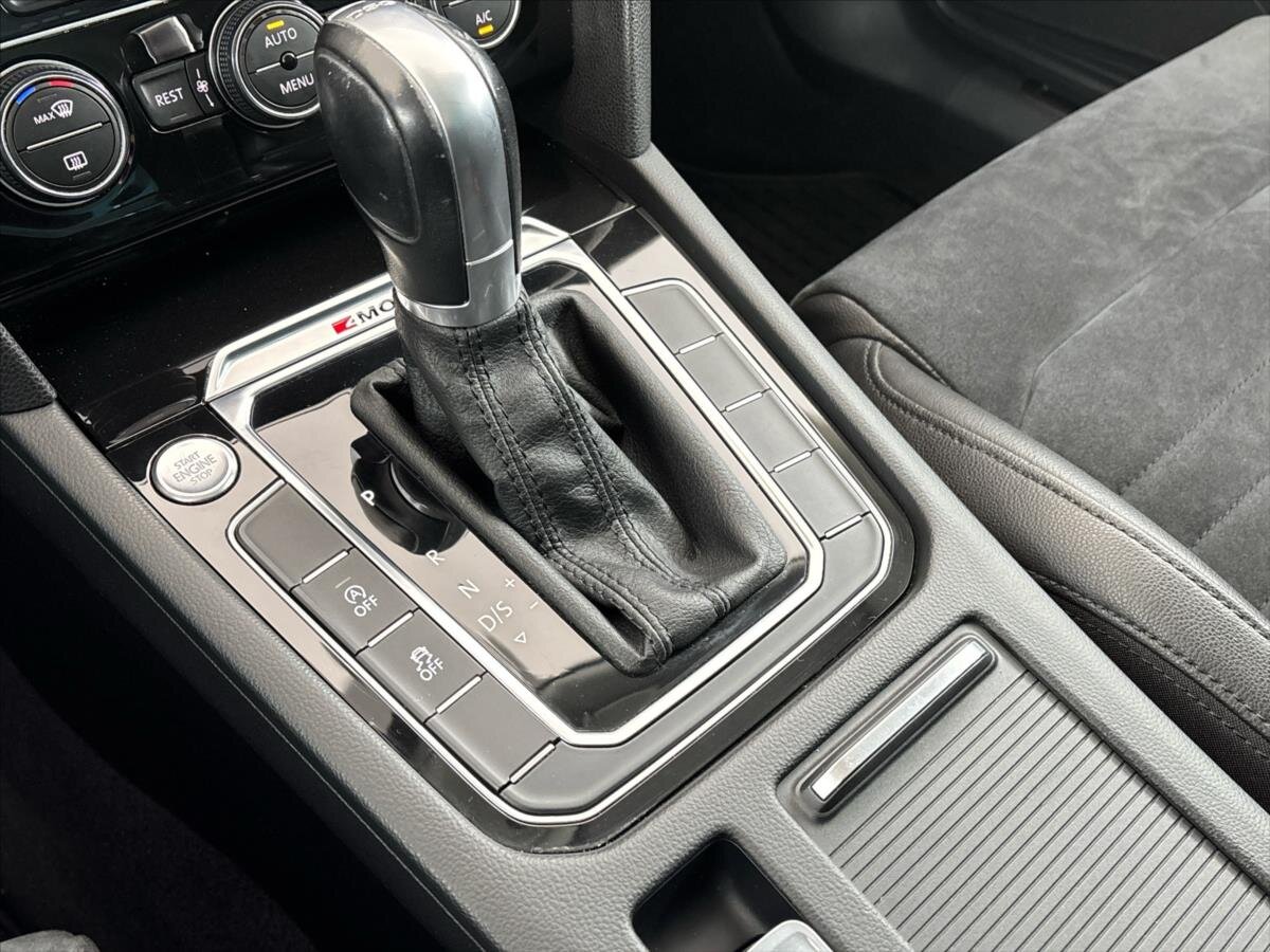 Volkswagen Passat Sedan / Limuzína 2,0 l 140 kw