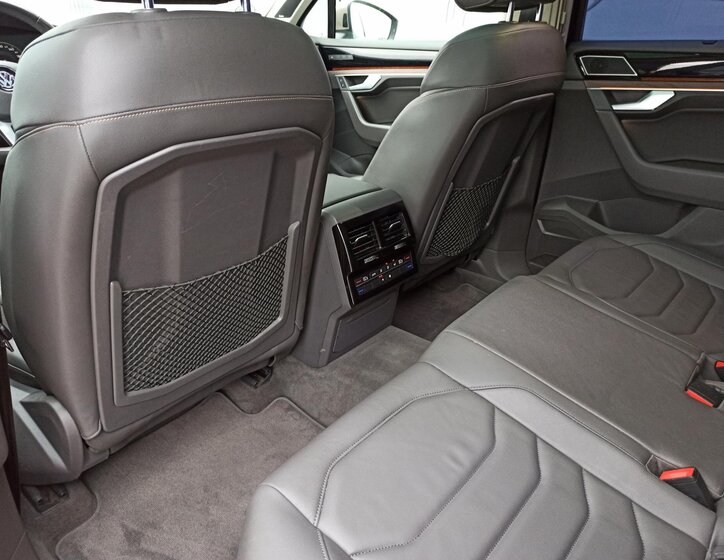 Volkswagen Touareg 13