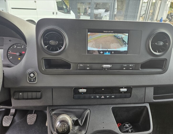 Mercedes-Benz Sprinter 13