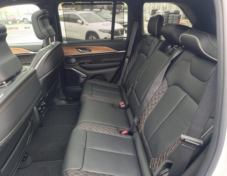 Jeep Grand Cherokee 18