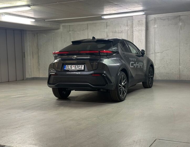 Toyota C-HR 5