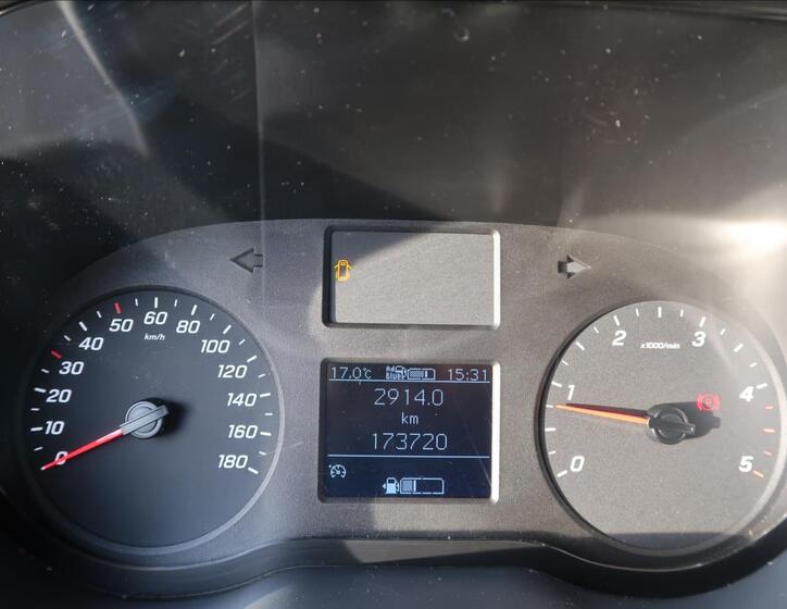 Mercedes-Benz Sprinter 11