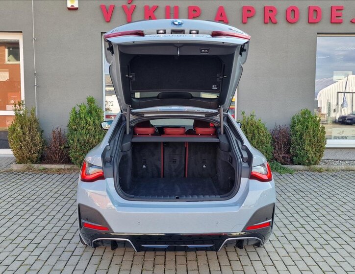 BMW i4 Sedan / Limuzína 0,0 400 kw