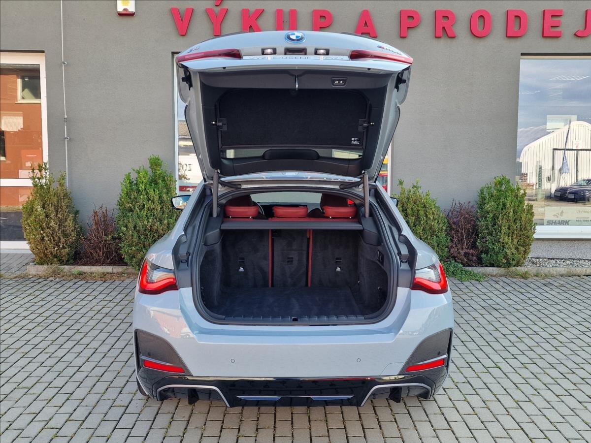 BMW i4 Sedan / Limuzína 0,0 400 kw